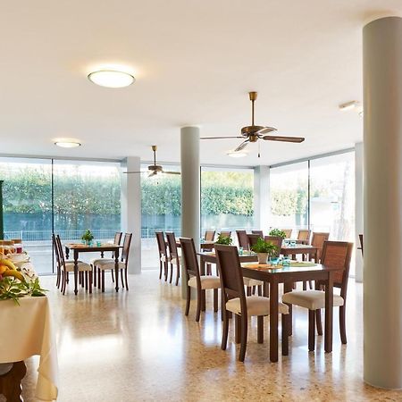 G/Hotel Lignano Lignano Sabbiadoro Exterior foto